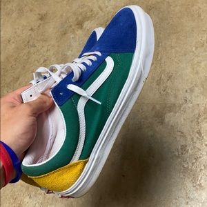 Yacht club vans